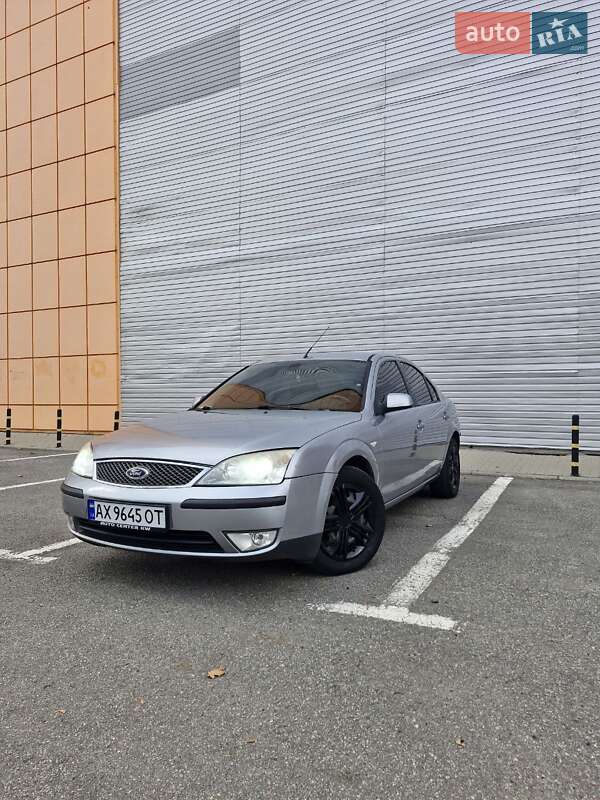Ліфтбек Ford Mondeo 2004 в Харкові