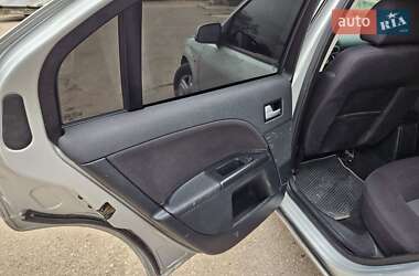 Седан Ford Mondeo 2005 в  фото 26 Седан Ford Mondeo 2005 в