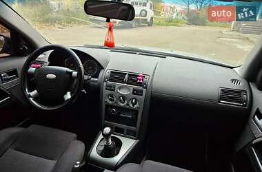 Седан Ford Mondeo 2005 в  фото 30 Седан Ford Mondeo 2005 в
