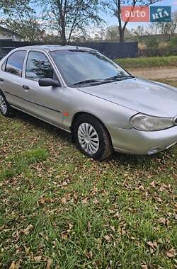 Ліфтбек Ford Mondeo 1997 в Мостиській