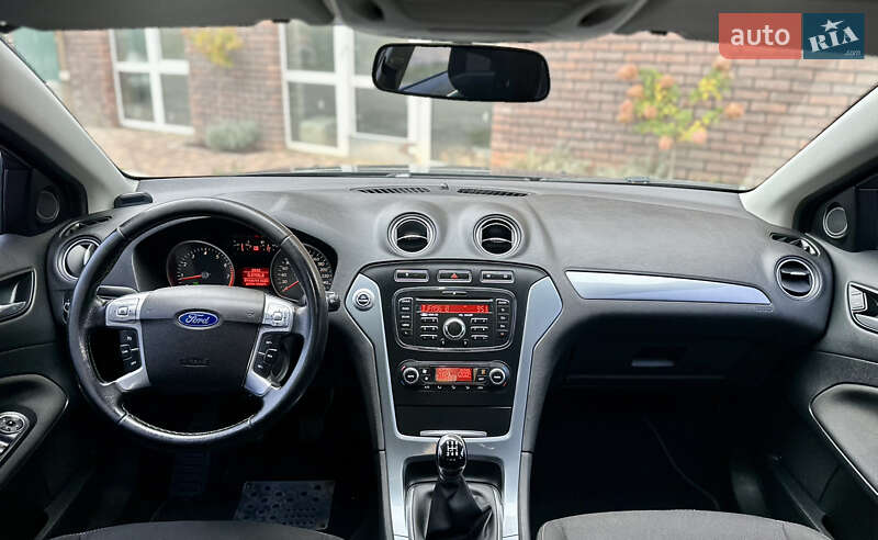 Седан Ford Mondeo 2011 в Киеве