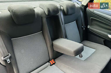 Седан Ford Mondeo 2011 в  фото 32 Седан Ford Mondeo 2011 в