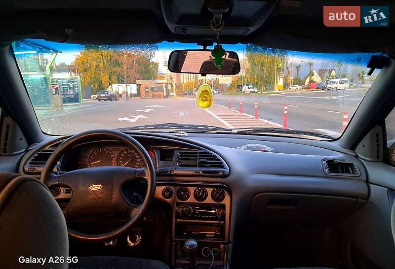 Седан Ford Mondeo 1993 в Киеве