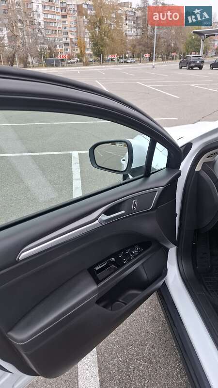 Лифтбек Ford Mondeo 2016 в Киеве