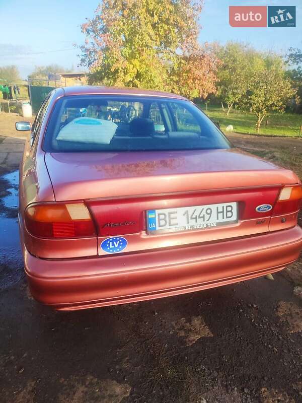 Седан Ford Mondeo 1993 в Баштанці