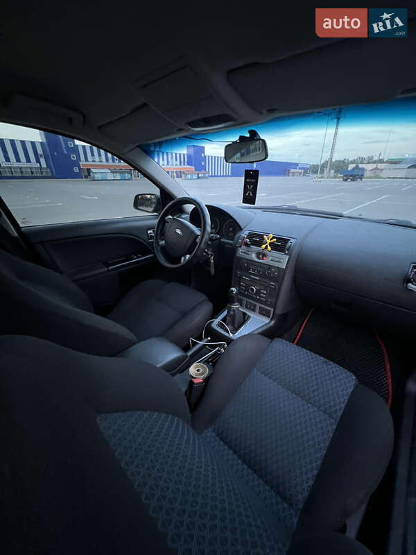 Седан Ford Mondeo 2006 в Сумах