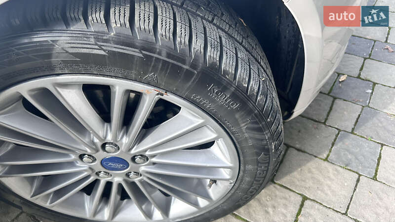 Седан Ford Mondeo 2016 в Мукачево