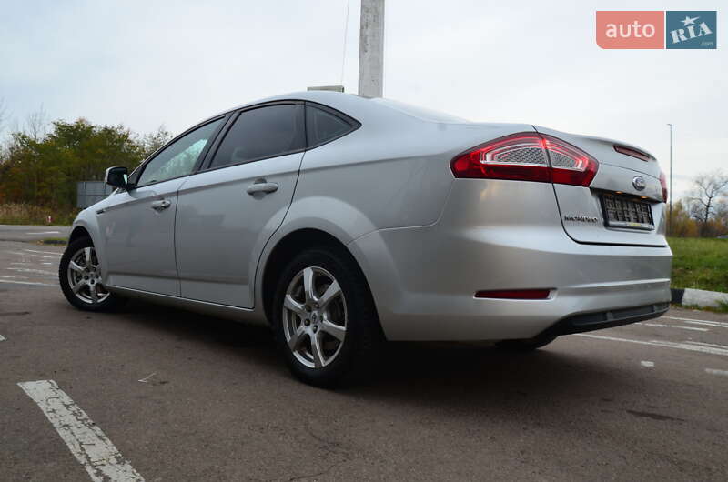 Седан Ford Mondeo 2013 в Дрогобыче