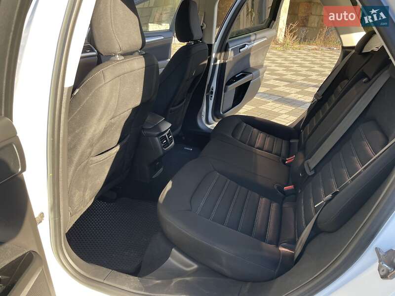 Универсал Ford Mondeo 2017 в Золочеве фото 37 Универсал Ford Mondeo 2017 в Золочеве