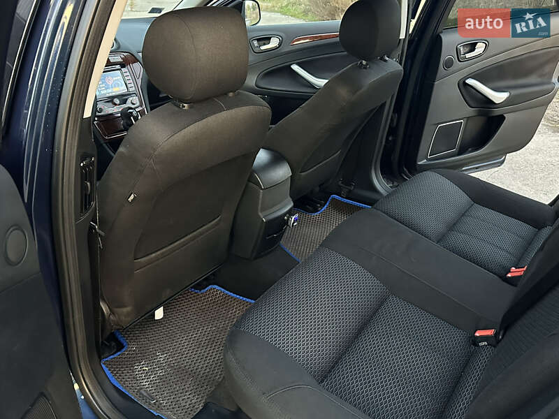 Лифтбек Ford Mondeo 2008 в Остроге фото 17 Лифтбек Ford Mondeo 2008 в Остроге