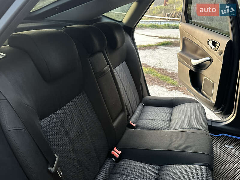 Лифтбек Ford Mondeo 2008 в Остроге фото 21 Лифтбек Ford Mondeo 2008 в Остроге