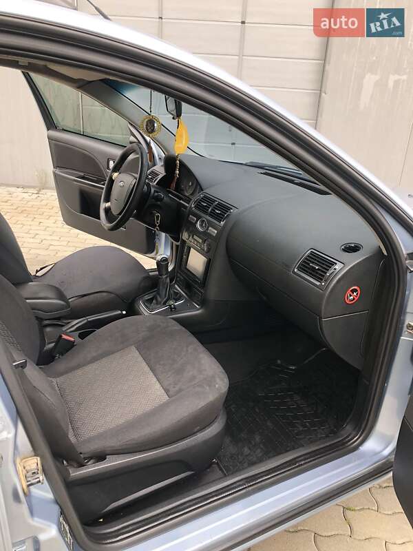 Універсал Ford Mondeo 2004 в Чернівцях
