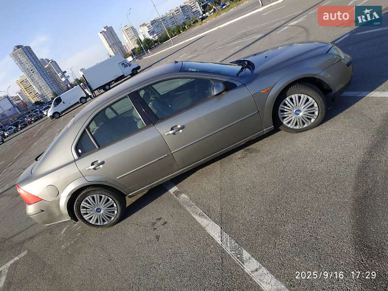 Лифтбек Ford Mondeo 2001 в Киеве