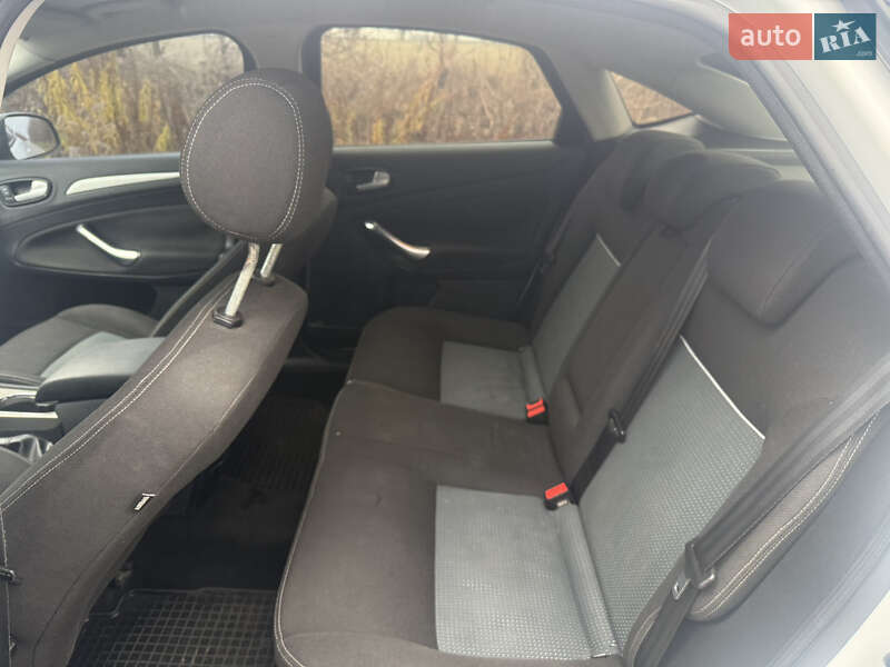 Ліфтбек Ford Mondeo 2010 в Києві фото 14 Ліфтбек Ford Mondeo 2010 в Києві