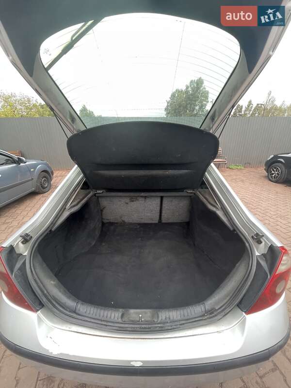 Ліфтбек Ford Mondeo 2002 в Дніпрі