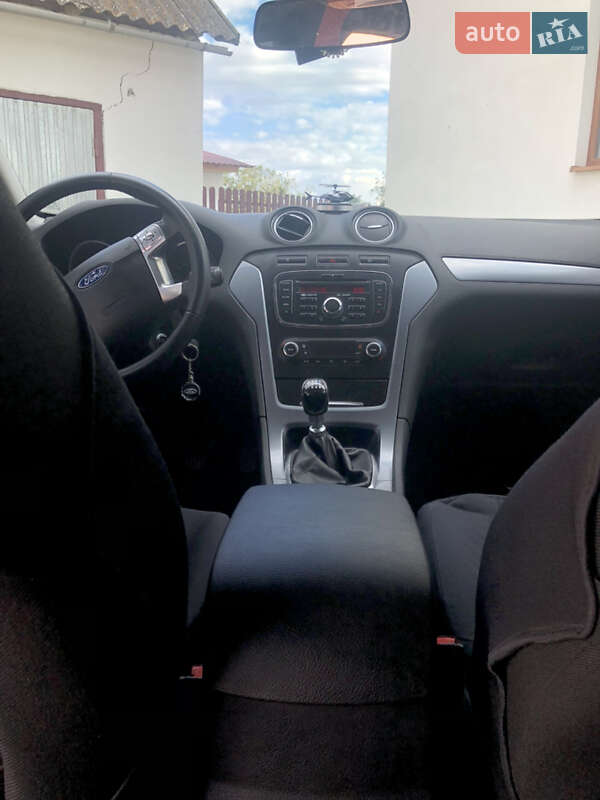 Ліфтбек Ford Mondeo 2014 в Львові