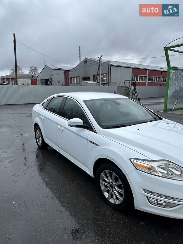 Седан Ford Mondeo 2011 в Киеве