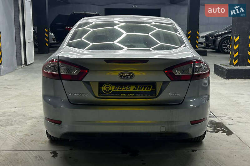 Седан Ford Mondeo 2012 в Черновцах