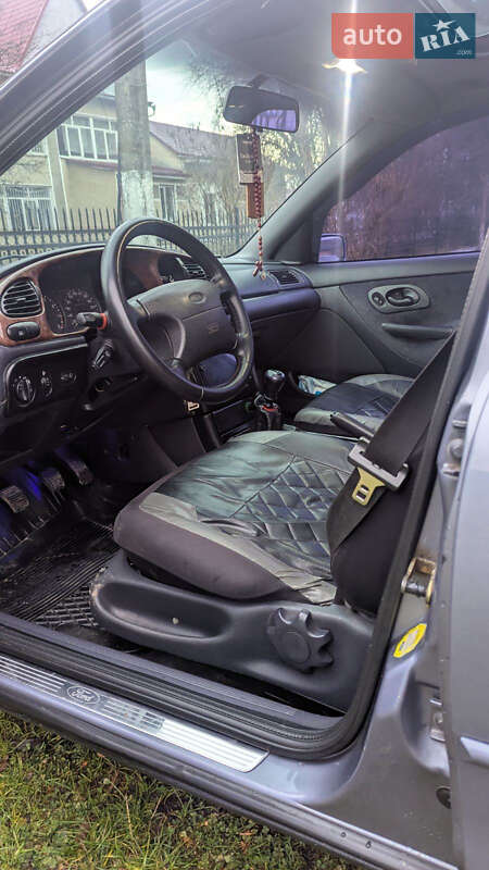 Ліфтбек Ford Mondeo 1996 в Коломиї
