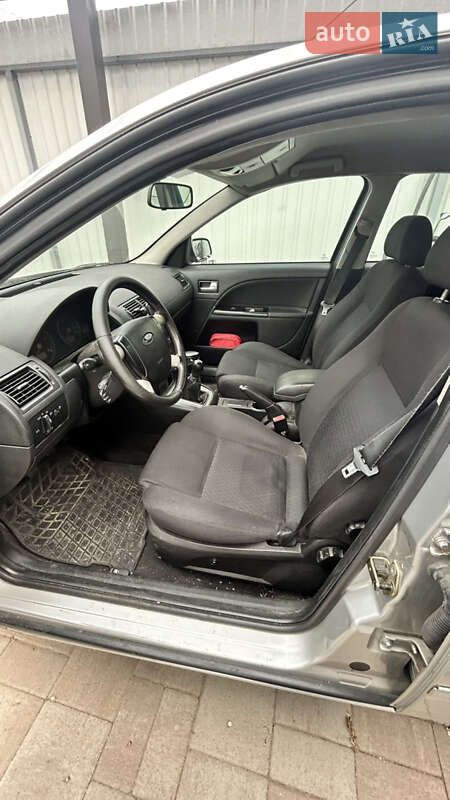 Седан Ford Mondeo 2005 в Киеве