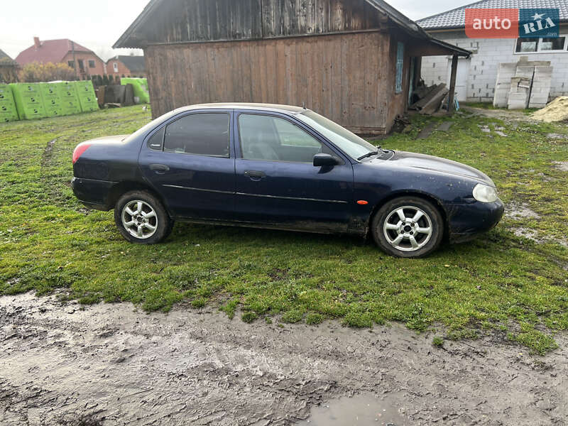 Седан Ford Mondeo 1997 в Самборі