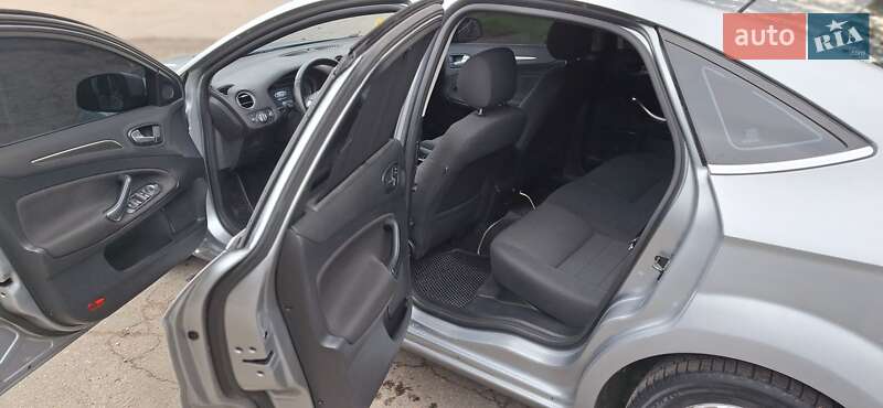 Лифтбек Ford Mondeo 2010 в Христиновке