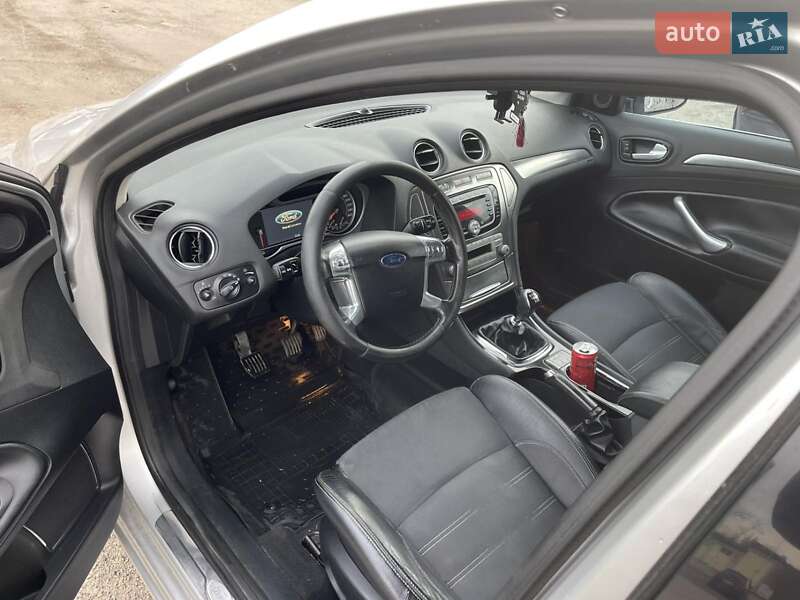 Седан Ford Mondeo 2007 в Староконстантинове