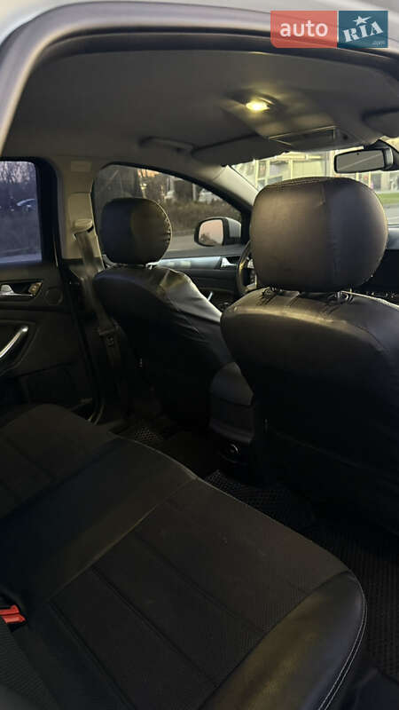 Седан Ford Mondeo 2012 в Ирпене