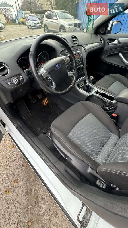 Седан Ford Mondeo 2011 в Никополе