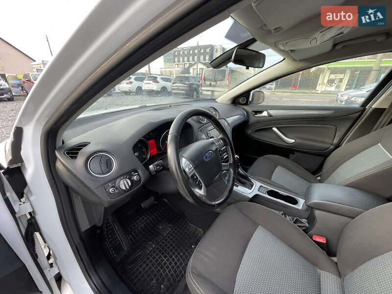 Універсал Ford Mondeo 2012 в Чернівцях