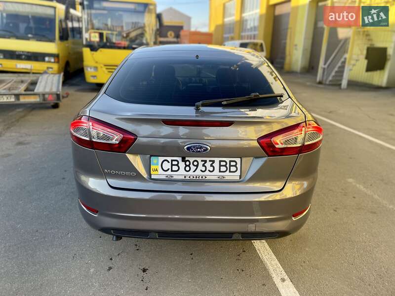 Ліфтбек Ford Mondeo 2013 в Чернігові