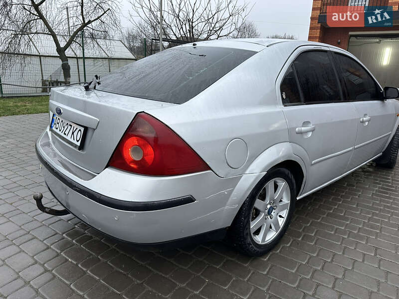 Лифтбек Ford Mondeo 2000 в Казатине