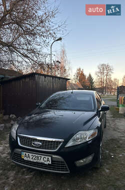 Седан Ford Mondeo 2010 в Олевську