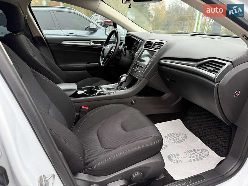 Седан Ford Mondeo 2015 в Житомире