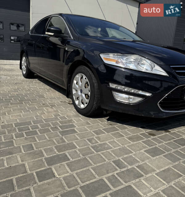 Седан Ford Mondeo 2012 в Звенигородці