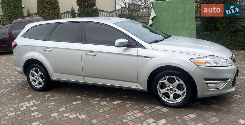 Універсал Ford Mondeo 2013 в Золочеві