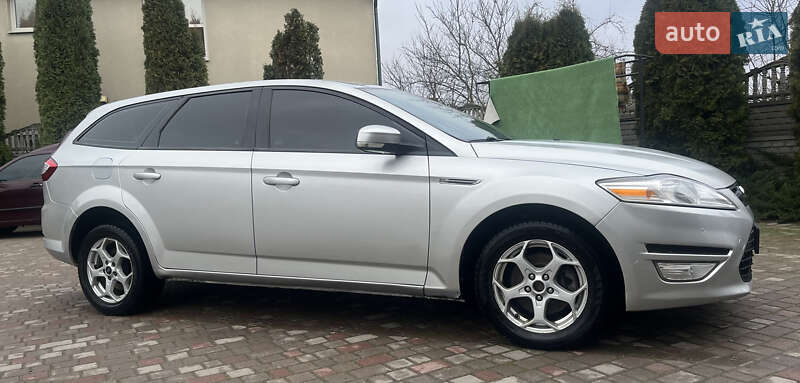 Універсал Ford Mondeo 2013 в Золочеві