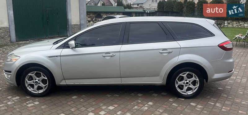 Універсал Ford Mondeo 2013 в Золочеві