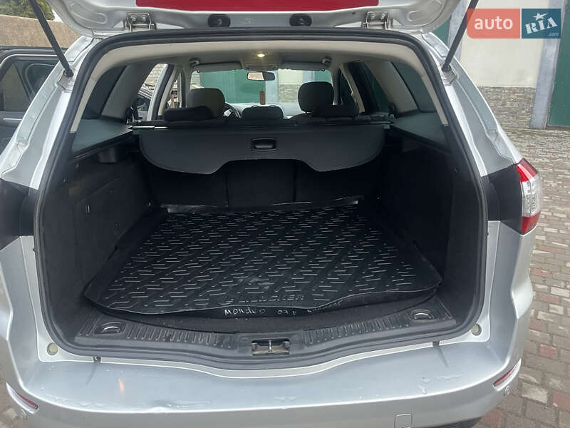 Універсал Ford Mondeo 2013 в Золочеві