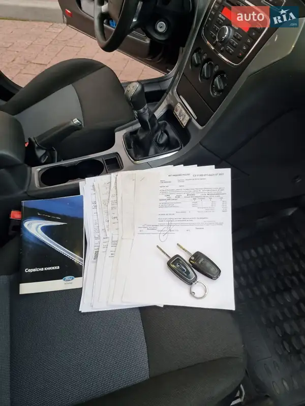 Седан Ford Mondeo 2012 в Стрию документ