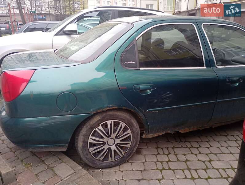 Седан Ford Mondeo 1996 в Ивано-Франковске