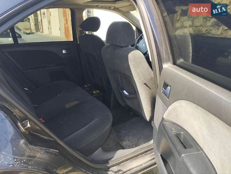 Лифтбек Ford Mondeo 2004 в Черновцах фото 13 Лифтбек Ford Mondeo 2004 в Черновцах