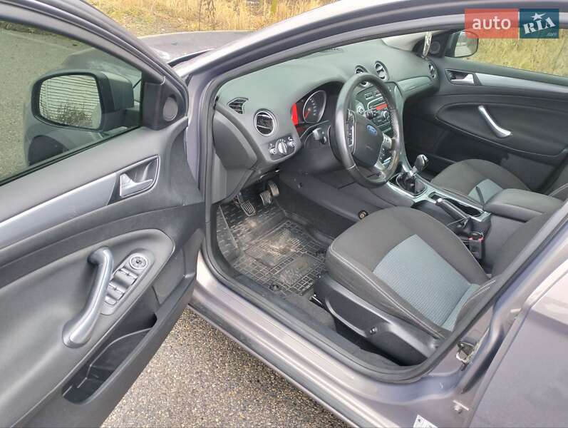 Седан Ford Mondeo 2012 в Днепре