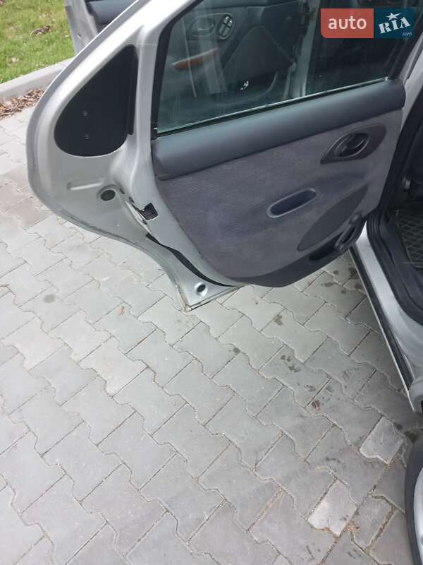 Ліфтбек Ford Mondeo 1998 в Одесі