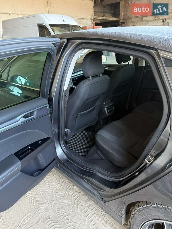 Лифтбек Ford Mondeo 2016 в Запорожье