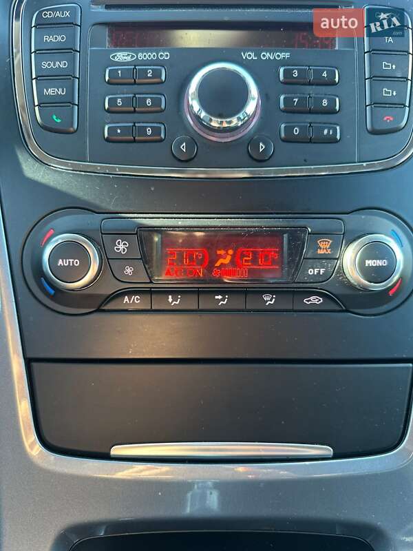 Седан Ford Mondeo 2011 в Белогородке