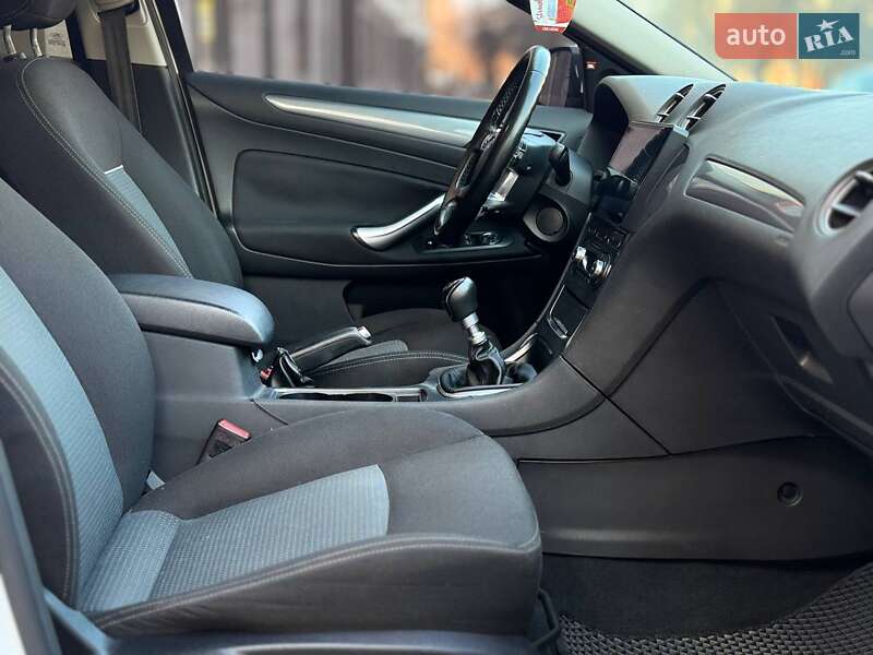 Лифтбек Ford Mondeo 2013 в Николаеве