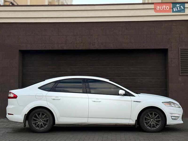 Лифтбек Ford Mondeo 2013 в Николаеве