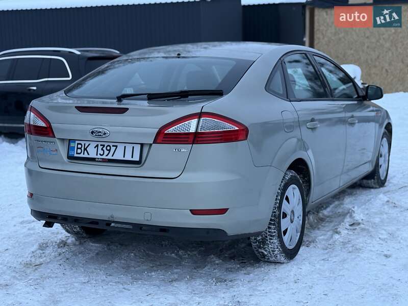 Седан Ford Mondeo 2010 в Ровно