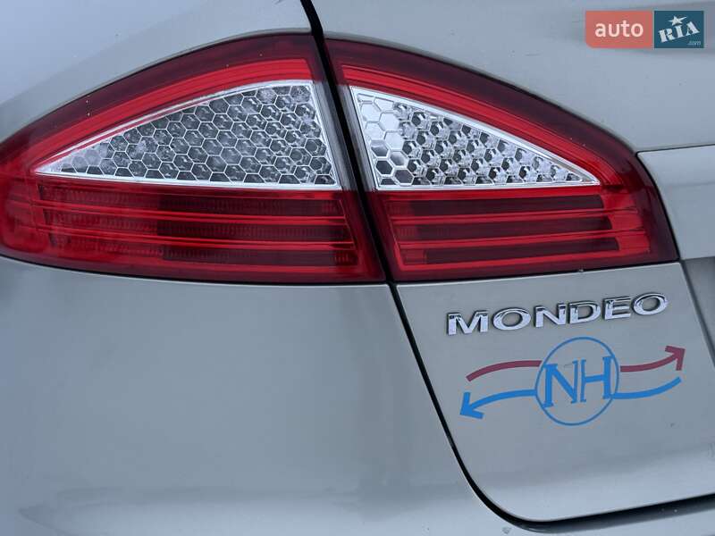 Седан Ford Mondeo 2010 в Ровно